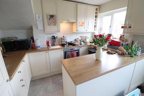 8 Lennox Green, Luton, LU2 8UT