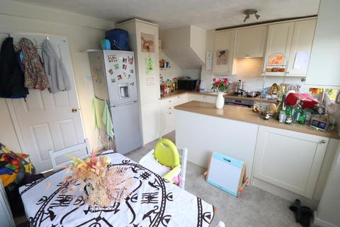 8 Lennox Green, Luton, LU2 8UT
