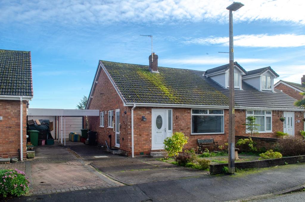 Ashwood Close, Barnton, Northwich, CW8 2 bed semidetached bungalow £