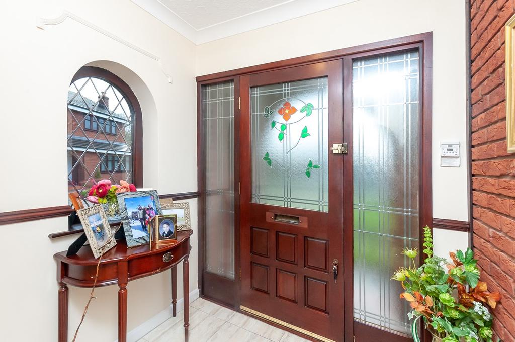 Haydock Park Gardens, NewtonleWillows, WA12 3 bed detached bungalow