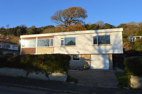 3 bedroom detached house to rent, Castle Close, Ventnor