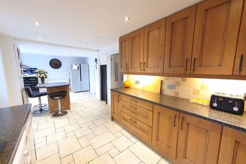 28 Harleys Field, Abbeymead, Gloucester, GL4 4RN
