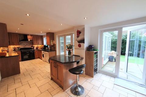 28 Harleys Field, Abbeymead, Gloucester, GL4 4RN