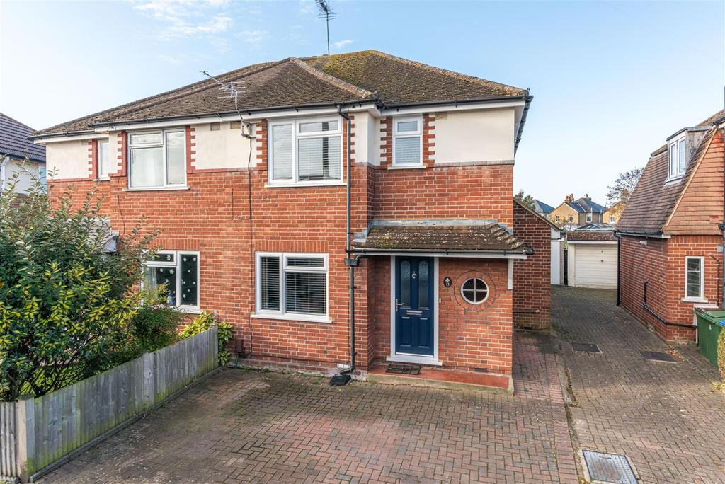 Pembroke Avenue, Hersham, Walton-On-Thames 3 bed semi-detached house ...