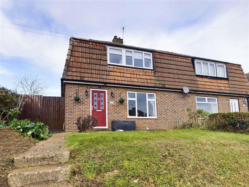 Knights Road, Hoo, Rochester 3 bed semidetached house £325,000