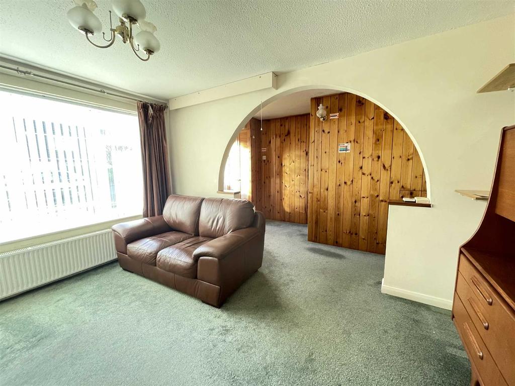 West Hall Garth, South Cave 3 bed semidetached house £179,950