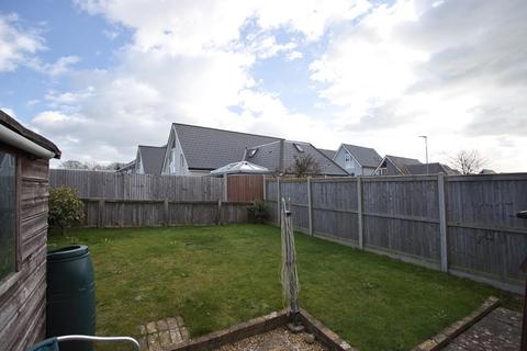 56 Lynwood, Folkestone, CT19 5DD