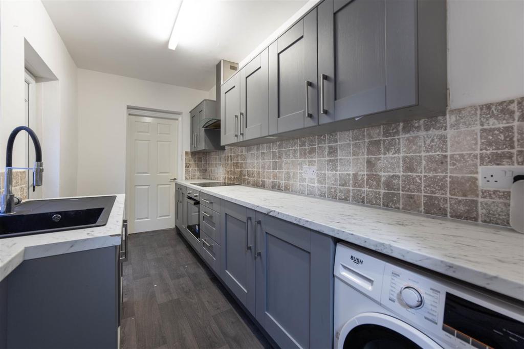 Julian Avenue, Walkergate 2 bed flat £525 pcm (£121 pw)