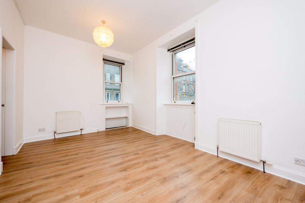 ELGIN TERRACE, LEITH, EDINBURGH, EH7 5PB 1 bed flat £790 pcm (£182 pw)