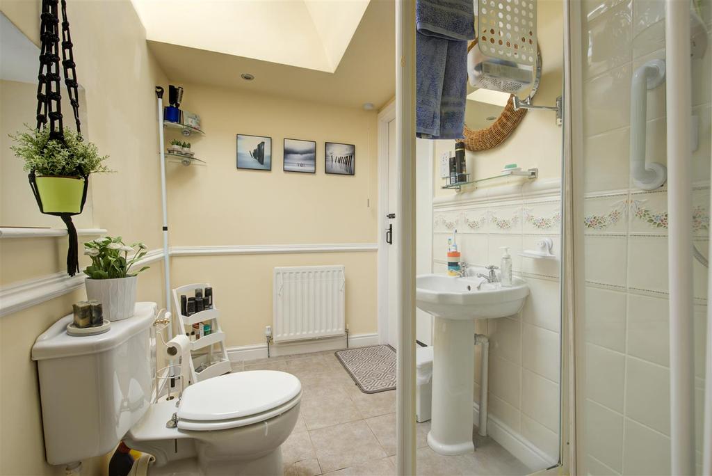 Jack &amp; Jill En suite Shower Room