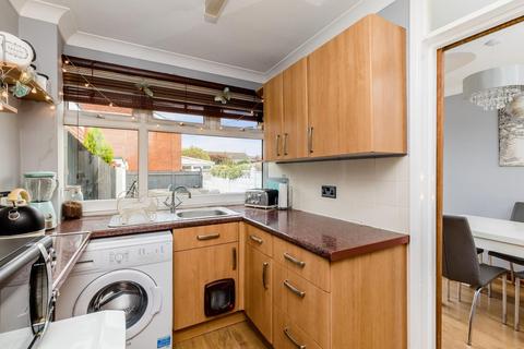 40 Brook Way, Lancing, BN15 8DQ