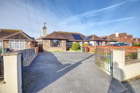 118 Buxton Drive, Bexhill-on-sea, TN39 4AS