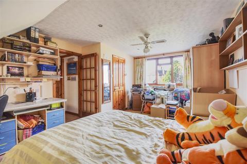 118 Buxton Drive, Bexhill-on-sea, TN39 4AS