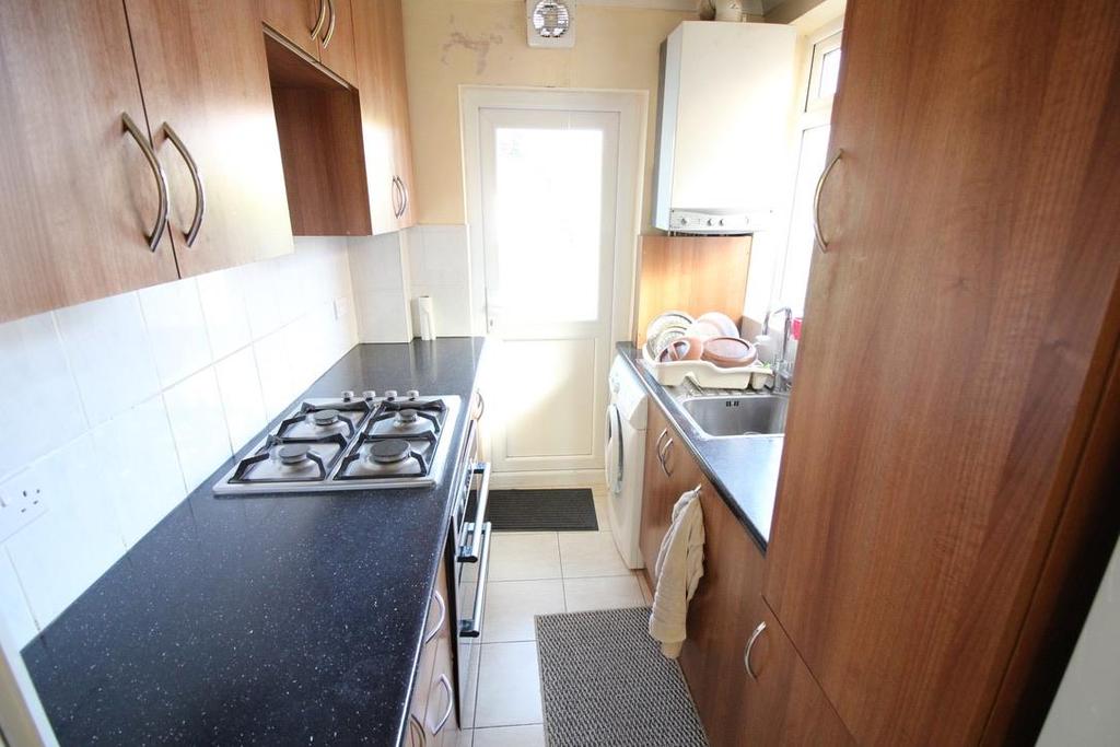Shakespeare Avenue, Hayes 3 bed house £1,595 pcm (£368 pw)