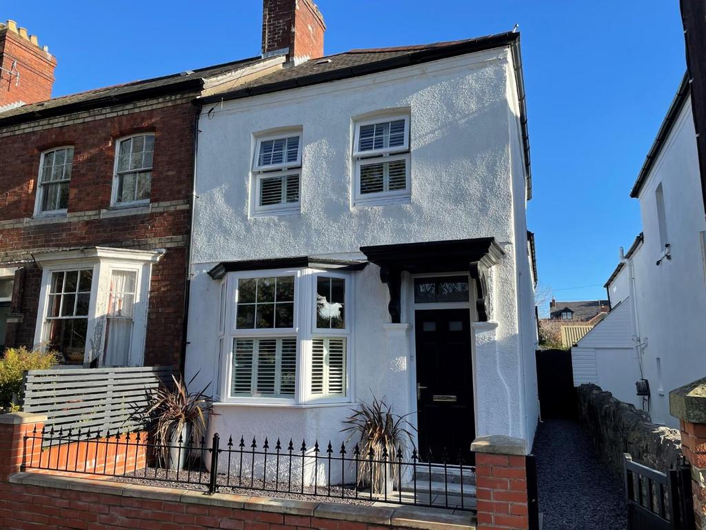 Sully Terrace, Penarth 3 bed end of terrace house £475,000
