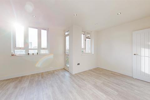 2 bedroom flat to rent - Old Ford Road, London