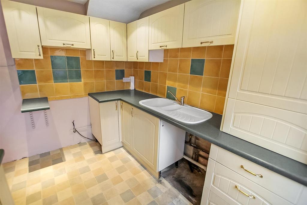 Kitchen (1).jpg