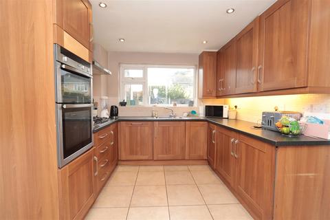 22 Tomlyns Close, Hutton, Brentwood, CM13 1PU