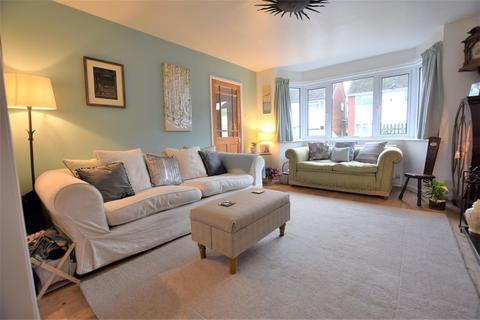 2 Hampton Close, Worcester, WR2 5LX