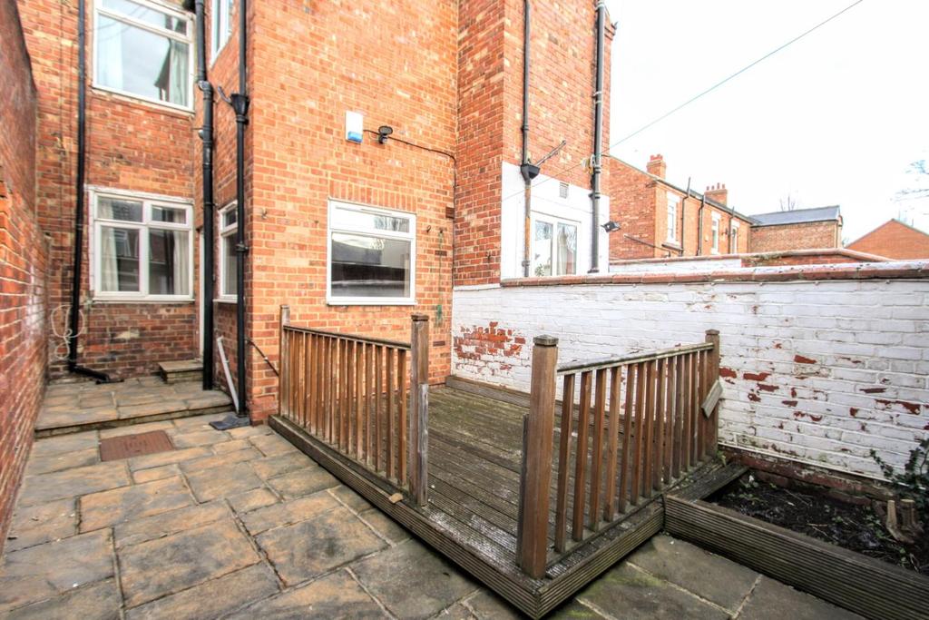 Rear courtyard