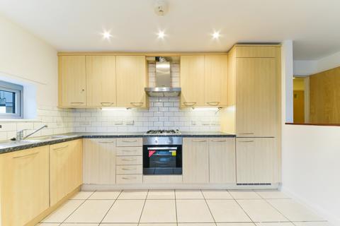 1 bedroom flat to rent, Hampton House, SW8