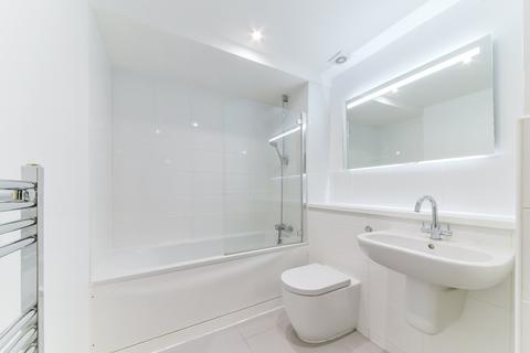 1 bedroom flat to rent, Hampton House, SW8