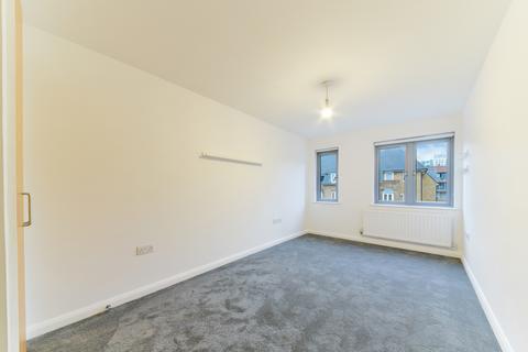 1 bedroom flat to rent, Hampton House, SW8