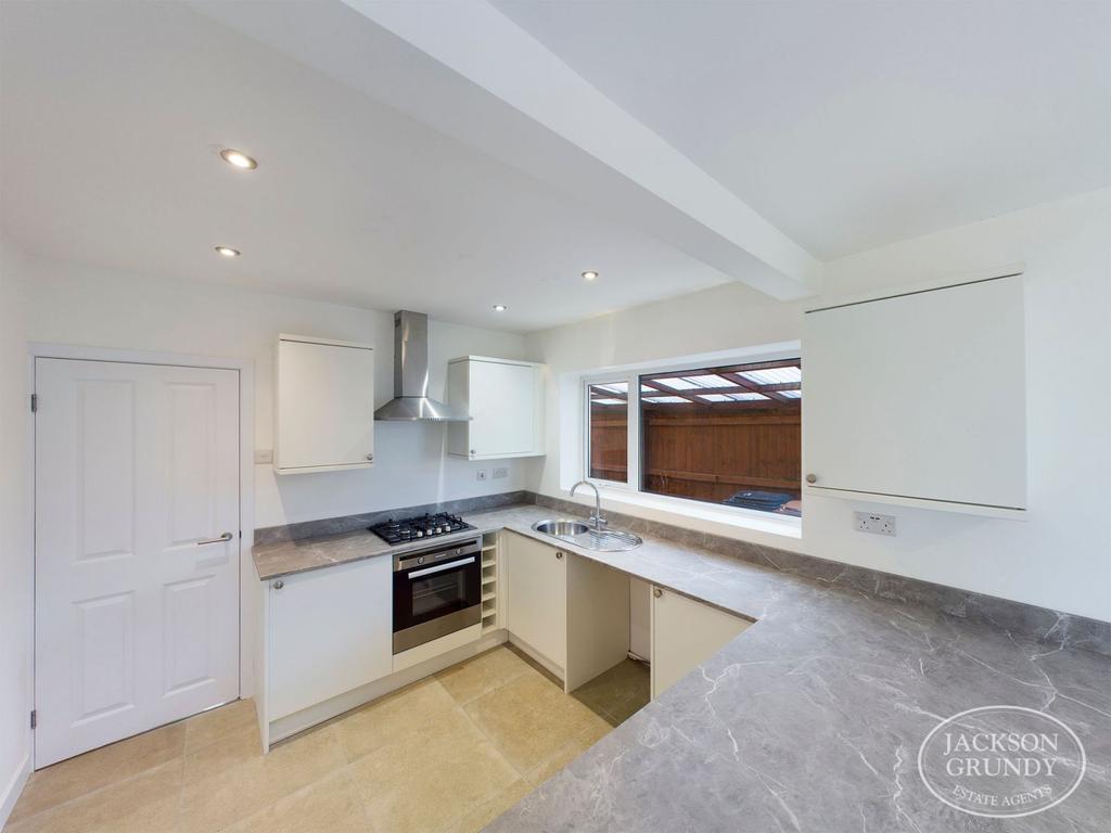 Longmynd Drive, Duston, Northampton NN5 6DH 2 bed semidetached