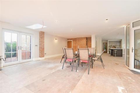 6 bedroom detached house for sale - Ripley View, Loughton, Essex
