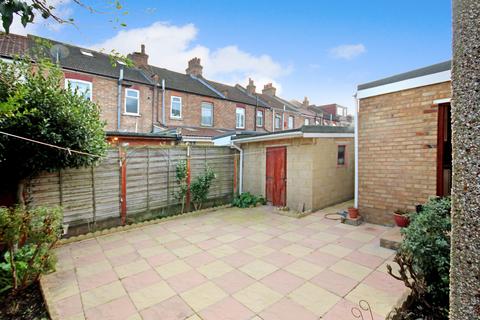 3 bedroom end of terrace house for sale - Westbury Road, Wembley, Middlesex HA0