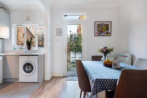 64 Whellock Road, London, W4 1DZ