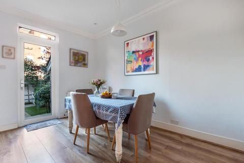 64 Whellock Road, London, W4 1DZ