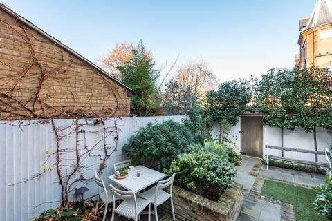 64 Whellock Road, London, W4 1DZ