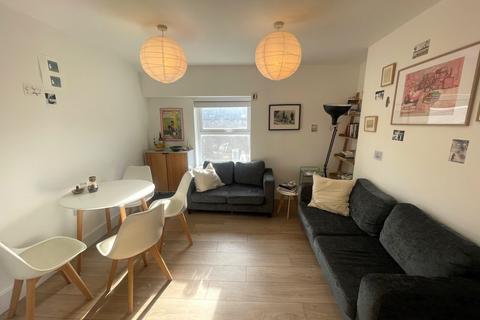 3 bedroom flat to rent, Park Road, Crouch End, N8