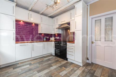8 Beech Street, Summerseat, Bury, BL9 5PR