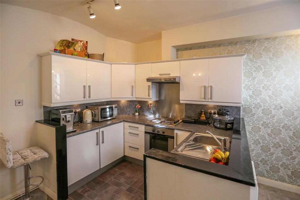 Manor Road, Woodley, Stockport, SK6 1 bed flat £110,000