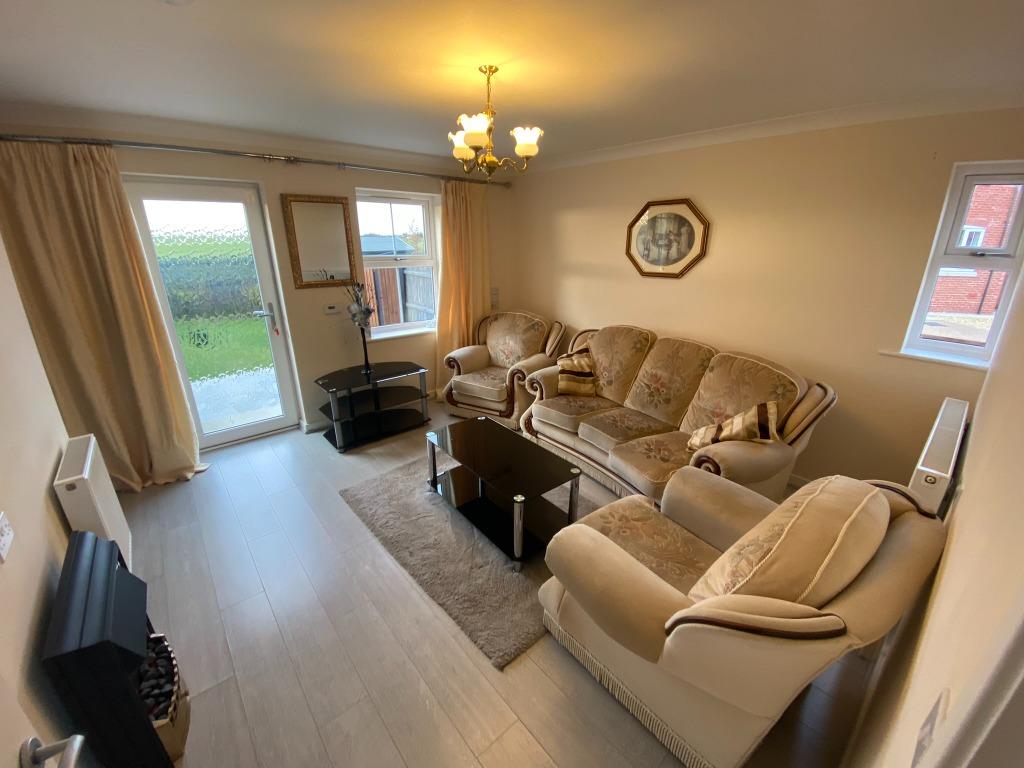 Eton Way, Boston, PE21 2 bed semidetached house £675 pcm (£156 pw)