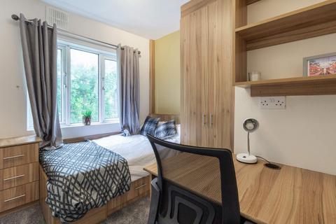 6 bedroom house to rent, ST ANNS LANE, Leeds