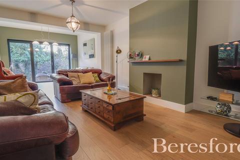 41 Bowes Drive, Ongar, CM5 9AX