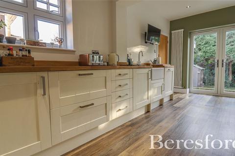 41 Bowes Drive, Ongar, CM5 9AX