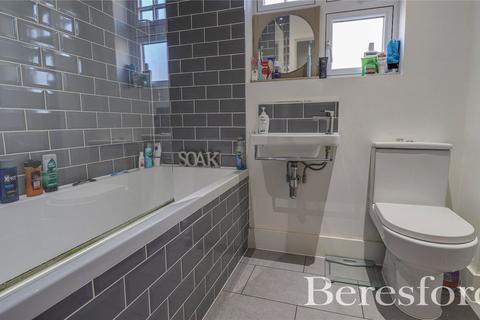 41 Bowes Drive, Ongar, CM5 9AX
