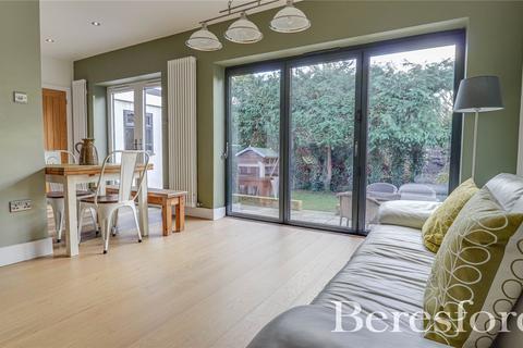 41 Bowes Drive, Ongar, CM5 9AX
