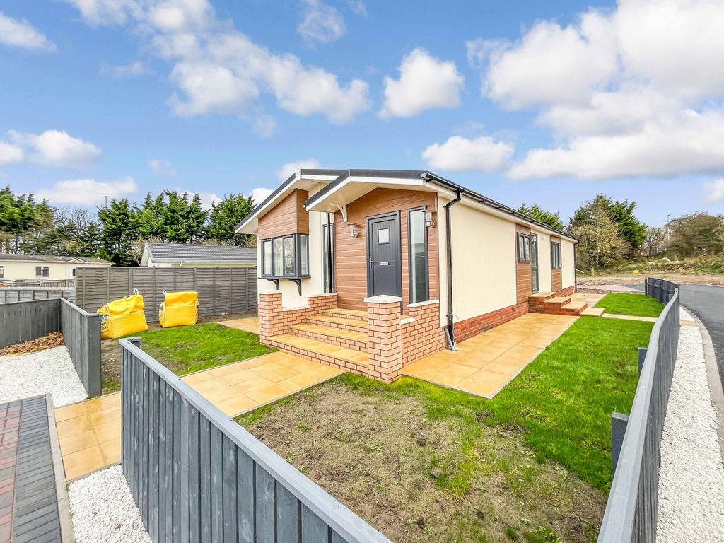 Easington Road, Hartlepool, Durham, TS24 9SJ 3 bed bungalow for sale