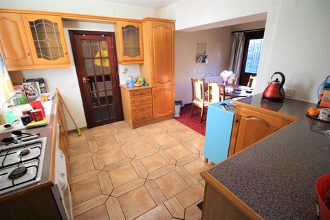 39 Thorpe Lane, Austerlands, Oldham, OL4 3QW