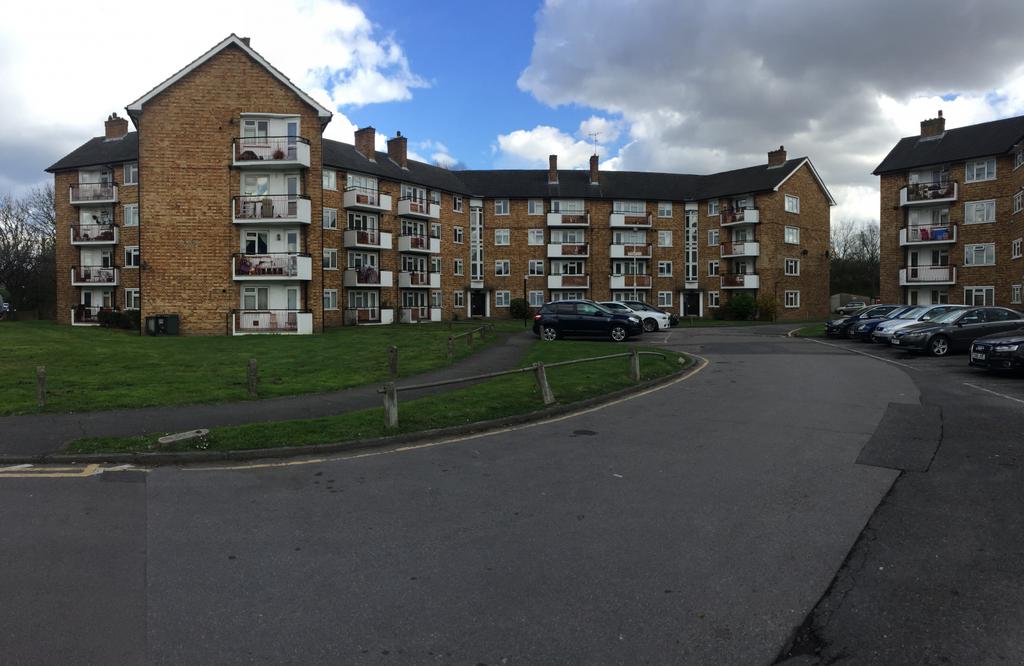 2 bedroom flat available to let in Old Mill Court