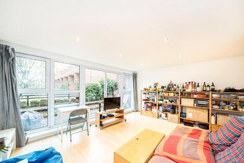 3 bedroom maisonette to rent, Ollerton Green, Bow, London, E3