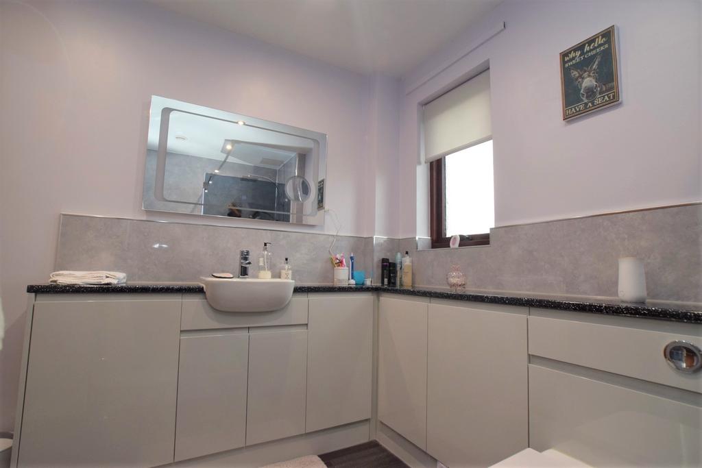 5 Essex Park Drive, Dumfries, DG1 4 XH - Grieve Gri
