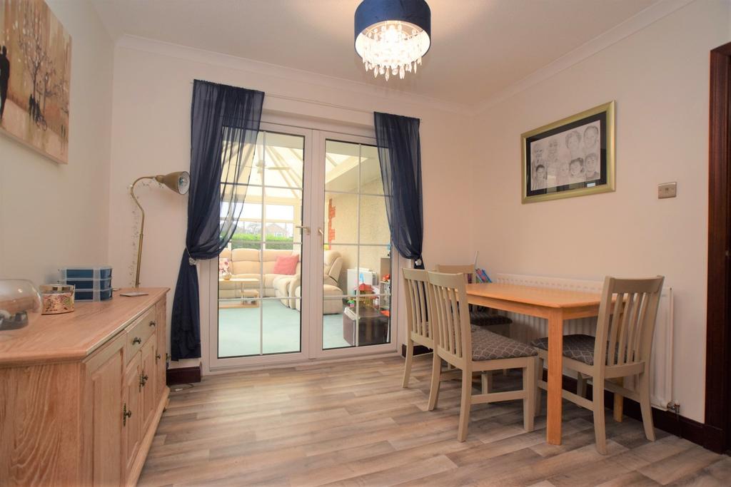 5 Essex Park Drive, Dumfries, DG1 4 XH - Grieve Gri