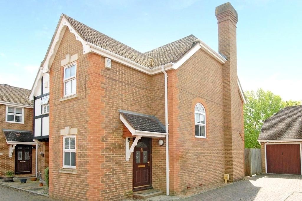 Burfield Road, Old Windsor, Berkshire, SL4 3 bed end of terrace house for sale £525,000