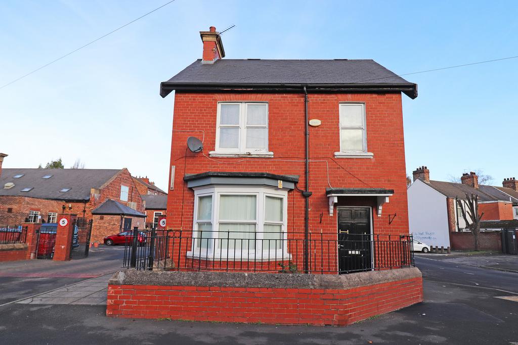 Richardson Road, ThornabyonTees, TS18 3 bed detached house £150,000